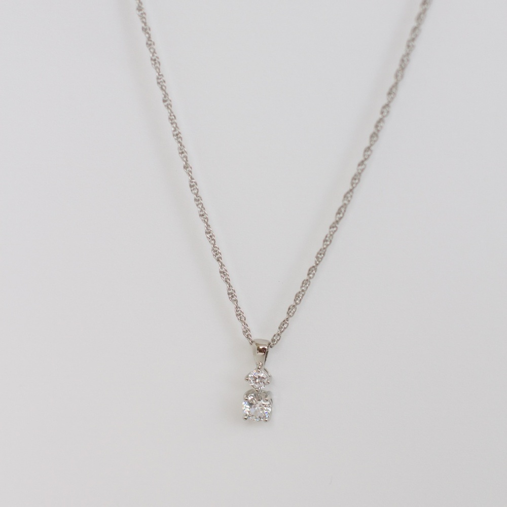 Silver chain necklace